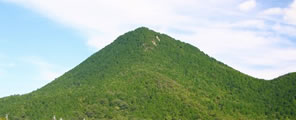 三上山
